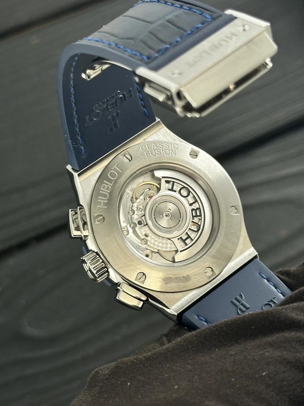 Часы Hublot  Classic Fusion Chronograph Titanium Blue 45 Mm  521.NX.7170.LR