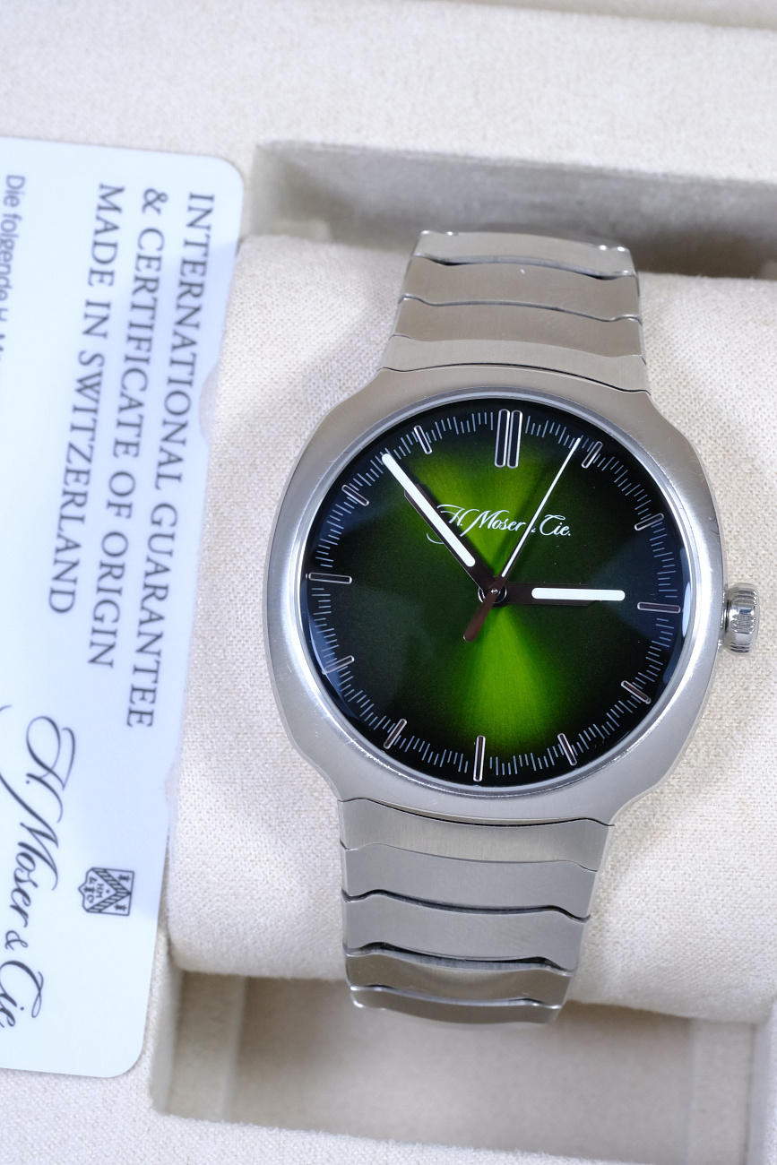 Часы H. Moser & Cie  Streamliner Centre Seconds Matrix Green  6200-1200
