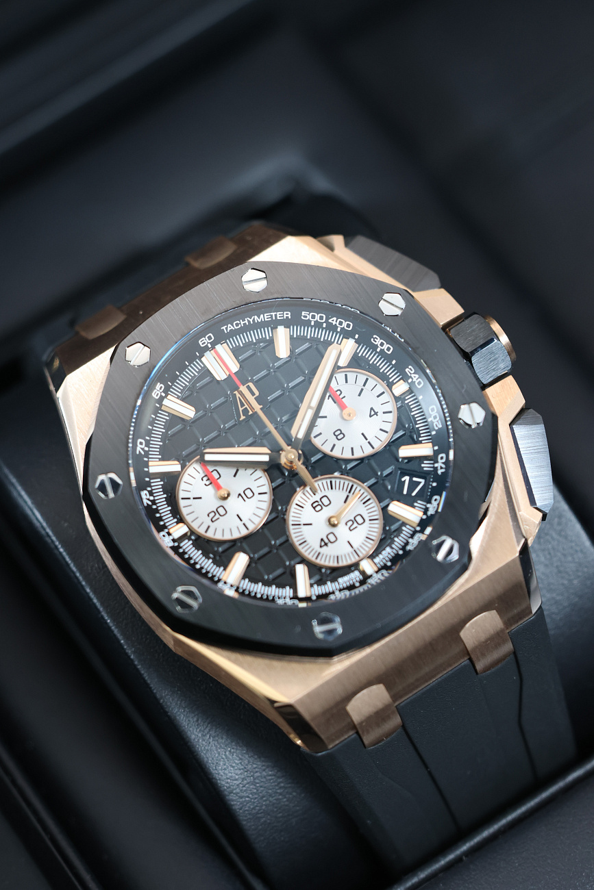 Часы Audemars Piguet  Royal Oak Offshore Selfwinding Chronograph Rose Gold And Ceramic 43 mm  26420RO.OO.A002CA.01