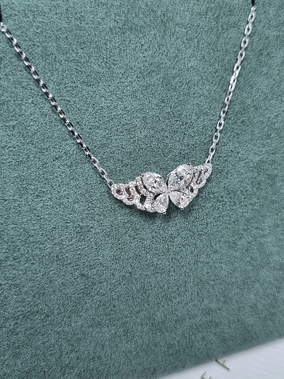 Украшение Graff  Butterfly Diamond Pendant  RGP852 
