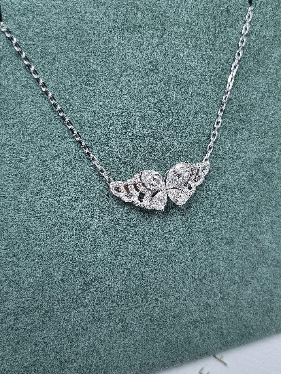 Украшение Graff  Butterfly Diamond Pendant  RGP852 