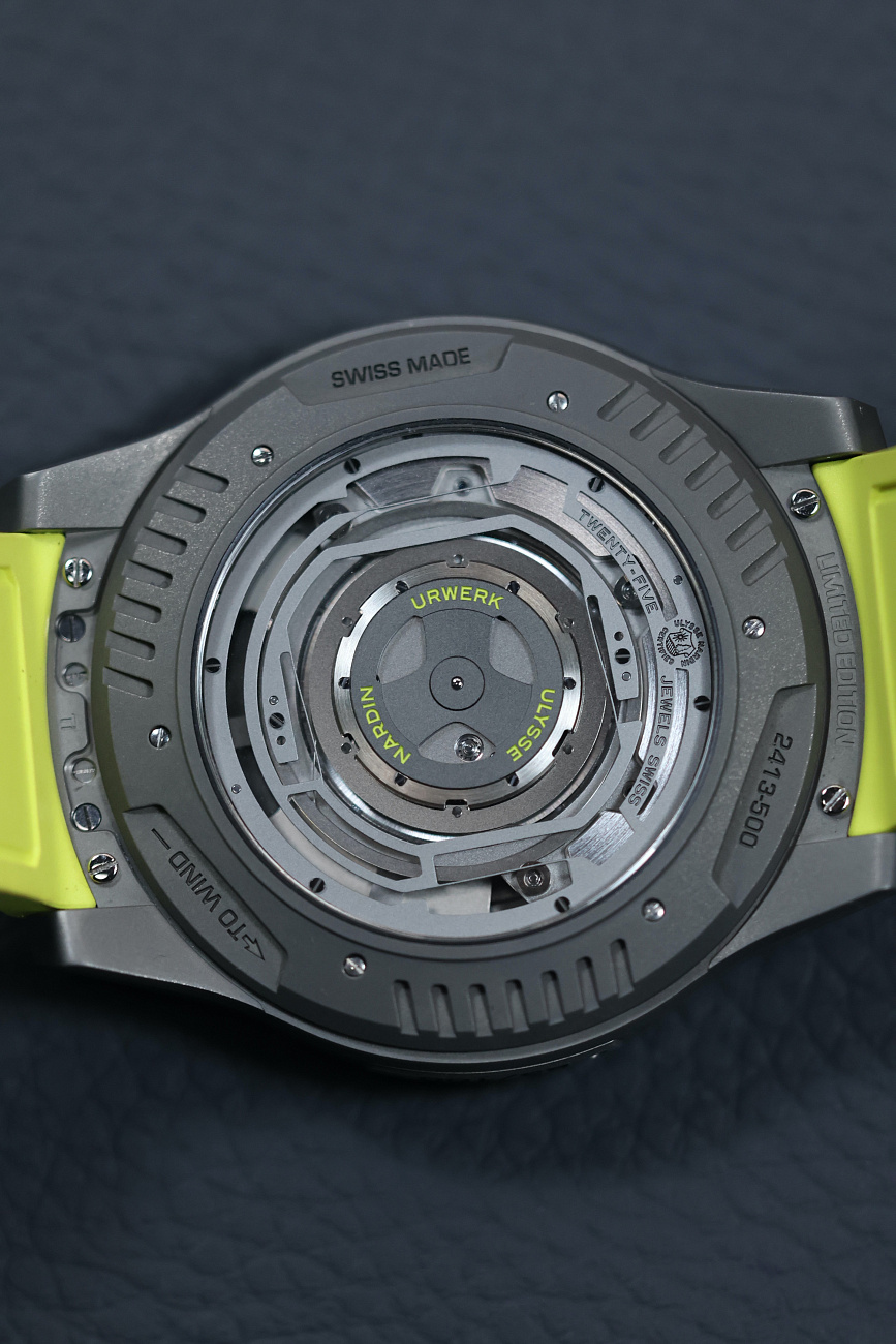 Часы Urwerk  UR-FREAK   2413-500LE-2A-UR/3B