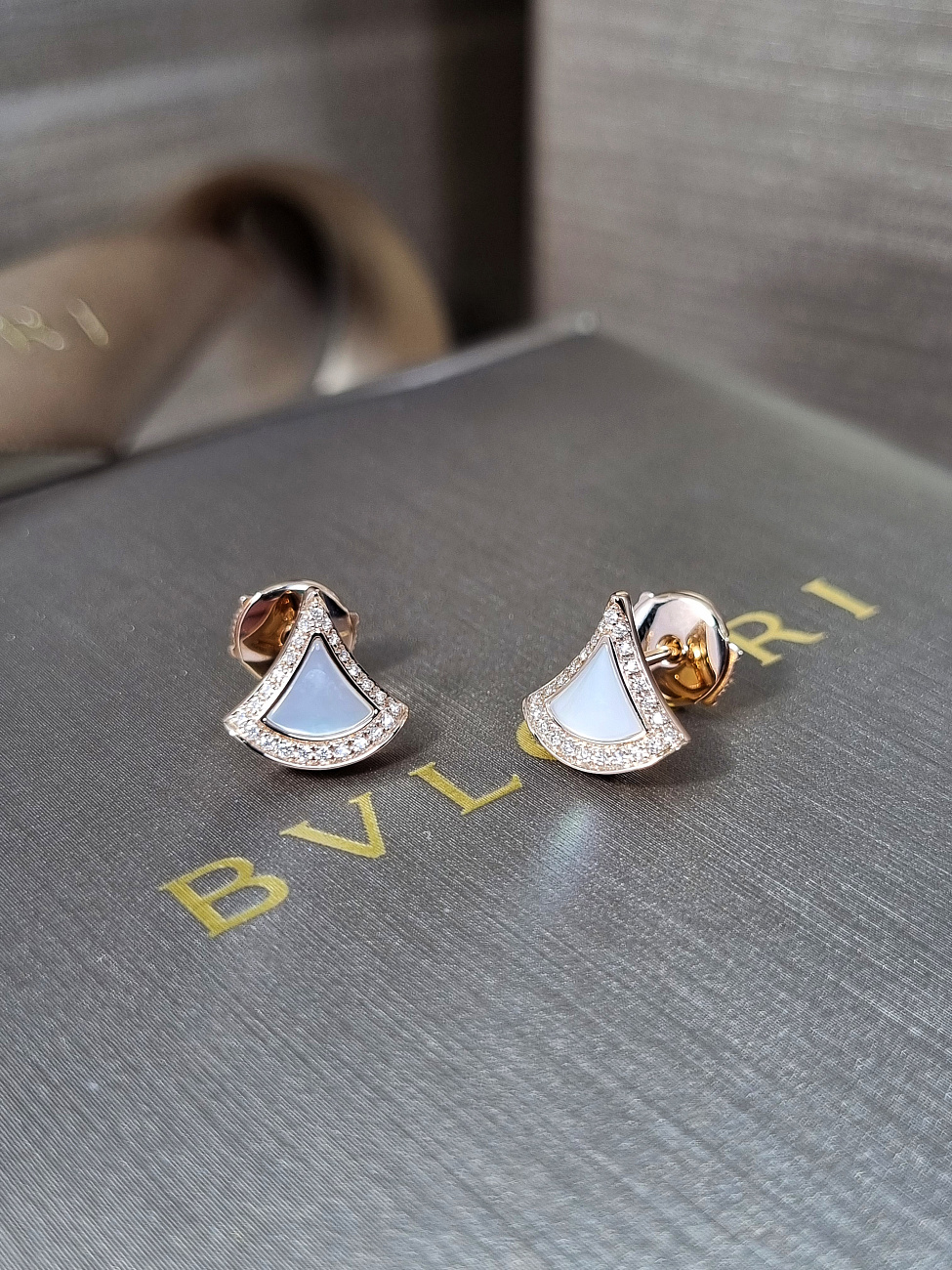 Украшение Bvlgari  Divas’ Dream Earrings  358899 