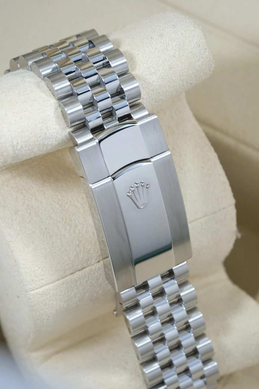 Часы Rolex  Oyster Perpetual Datejust 41 Mm Mickey Mouse Custom  126300