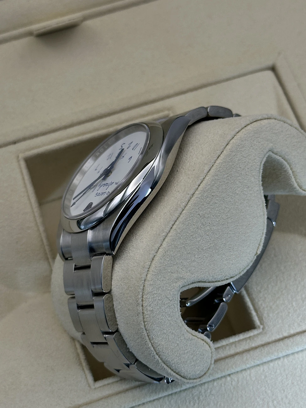 Часы Rolex  Тюнинг Oyster Perpetual 41 Mm Who Cares Edition  124300