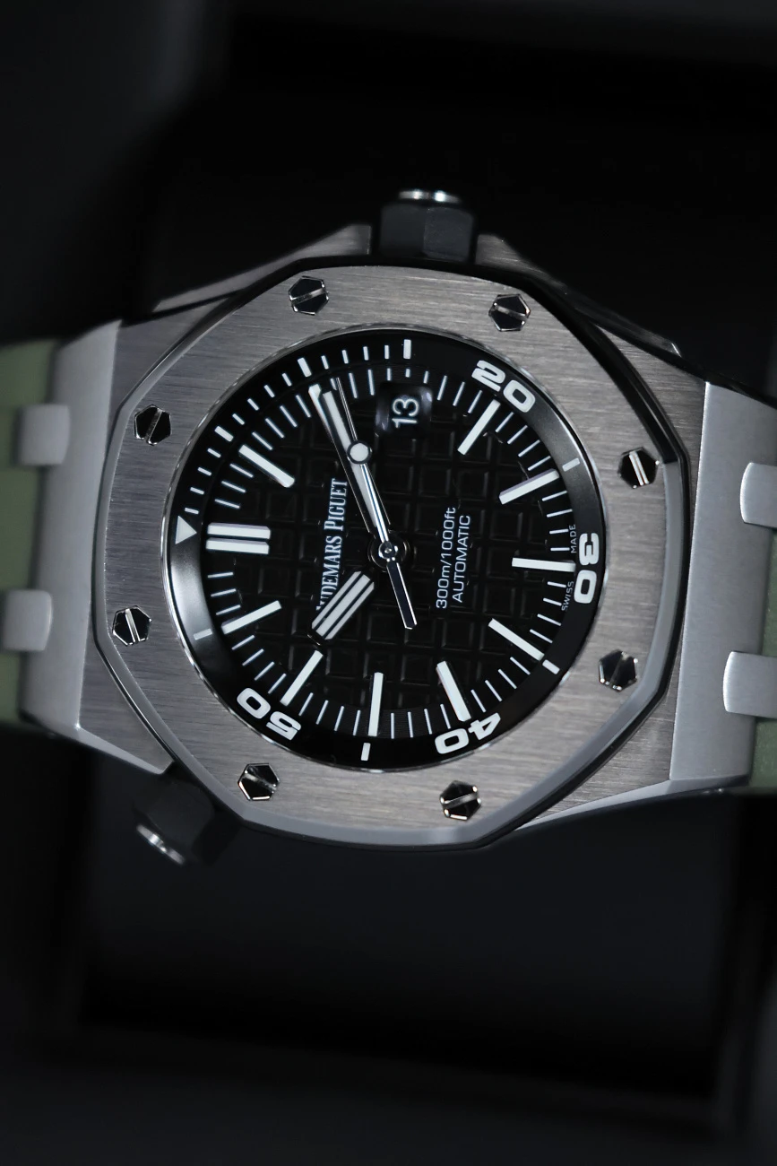 Часы Audemars Piguet  Royal Oak Offshore Diver 42Mm  15710ST.OO.A002CA.01