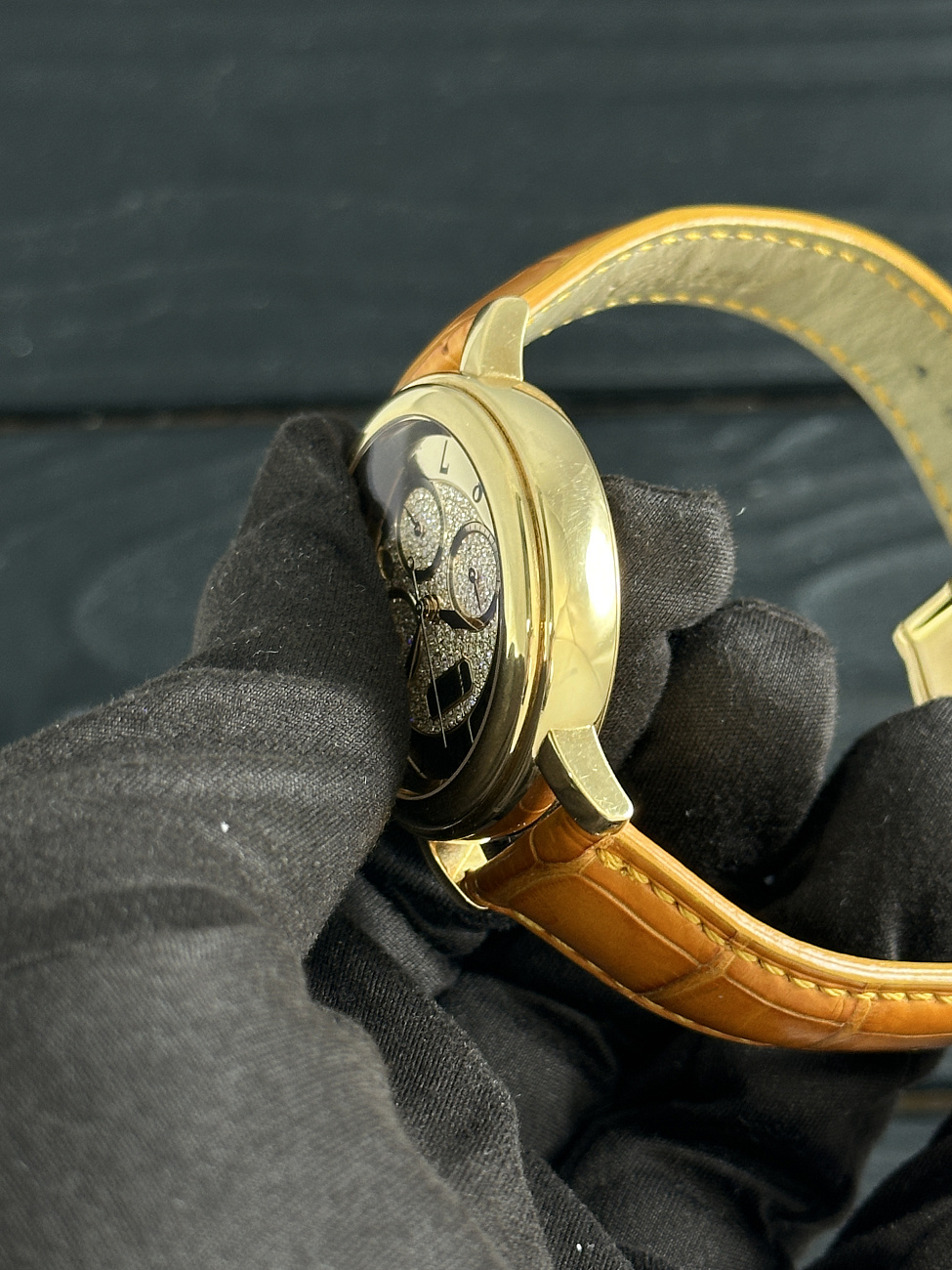 Часы Chopard  Limited Edition Elton John Aids Foundation Chronograph 18K Yellow Gold 39Mm  16/1868