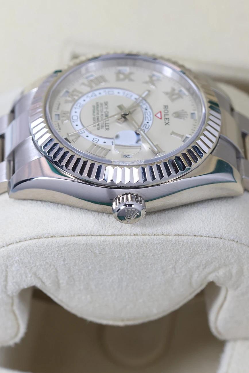 Часы Rolex  Sky-Dweller White Gold White Dial  326939