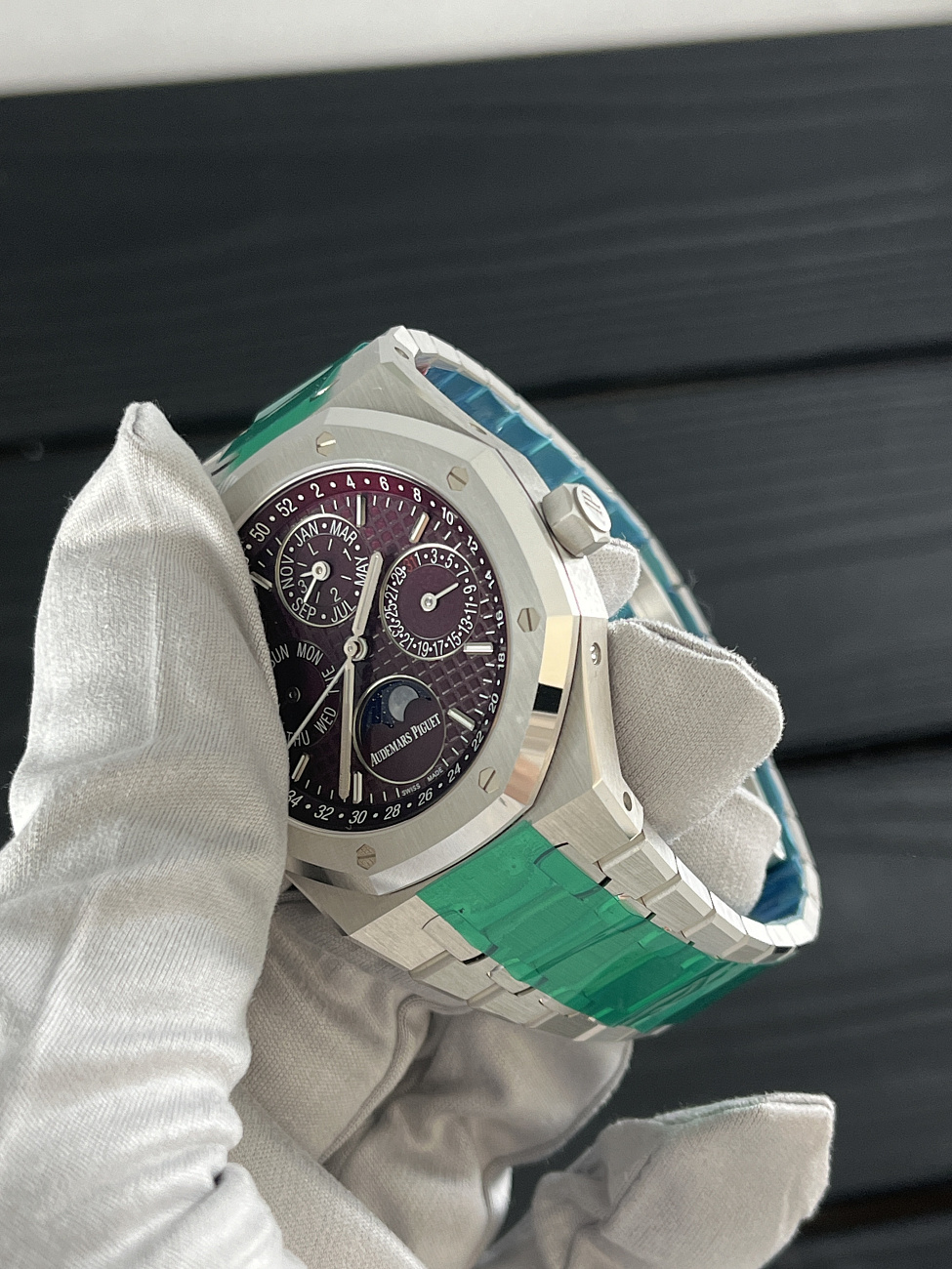 Часы Audemars Piguet  Royal Oak Perpetual Calendar 41Mm White Gold Burgundy  26574BC.OO.1220BC.01