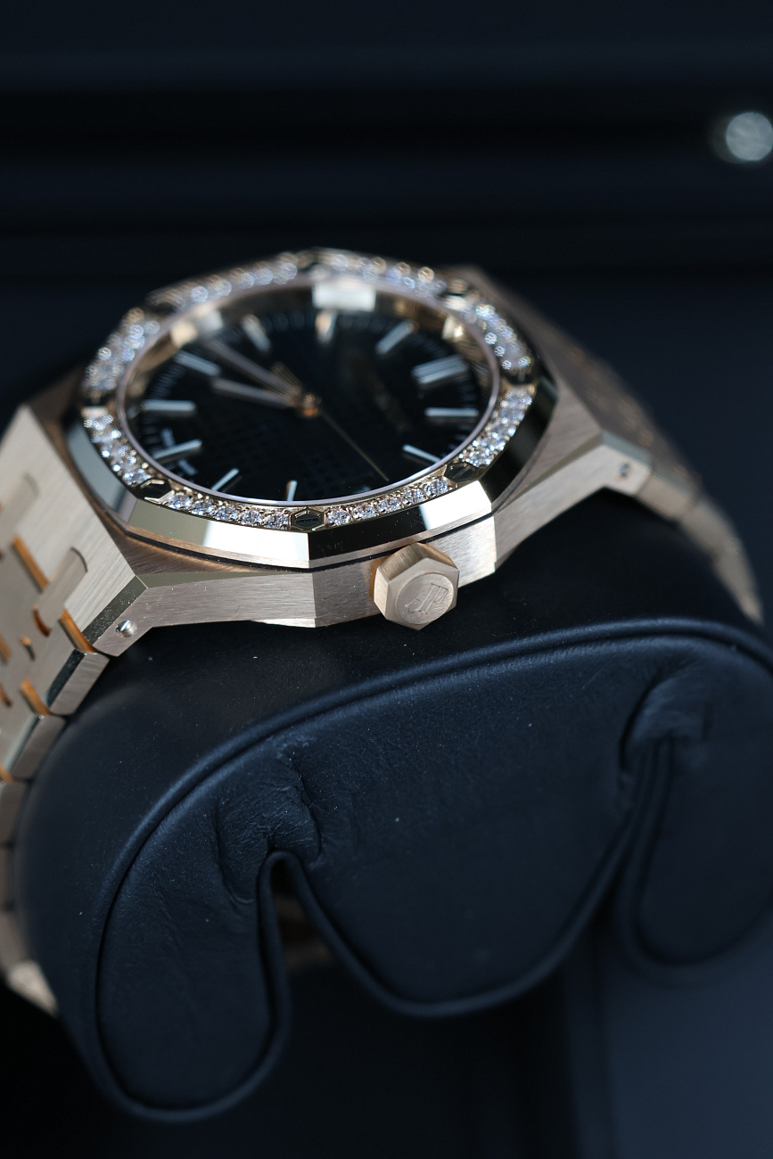 Часы Audemars Piguet  Royal Oak 37Mm Rose Gold Green Dial  15551OR.ZZ.1356OR.06