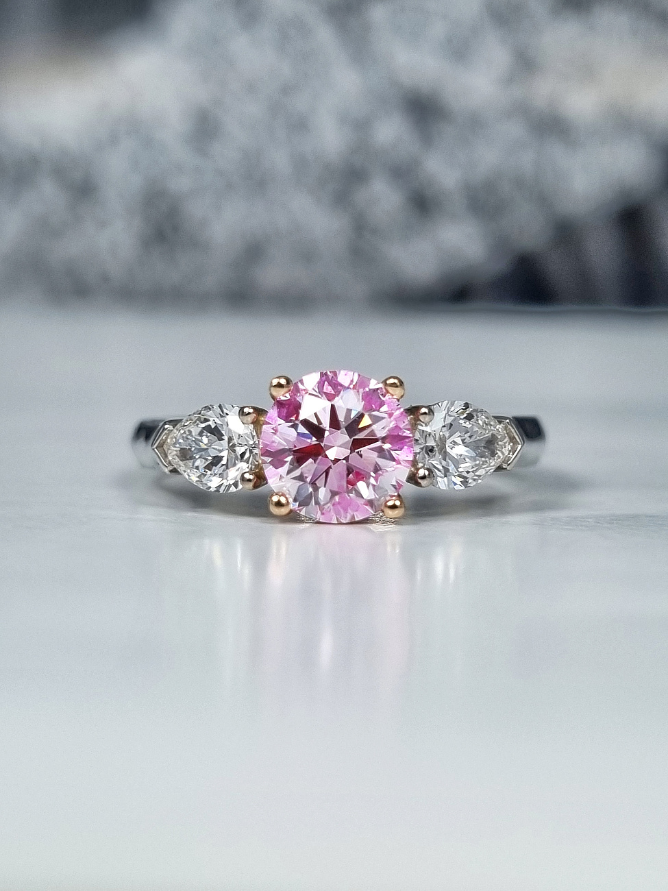 Украшение GIA  Кольцо с бриллиантом 1,01 ct. Faint Pink/Si1   