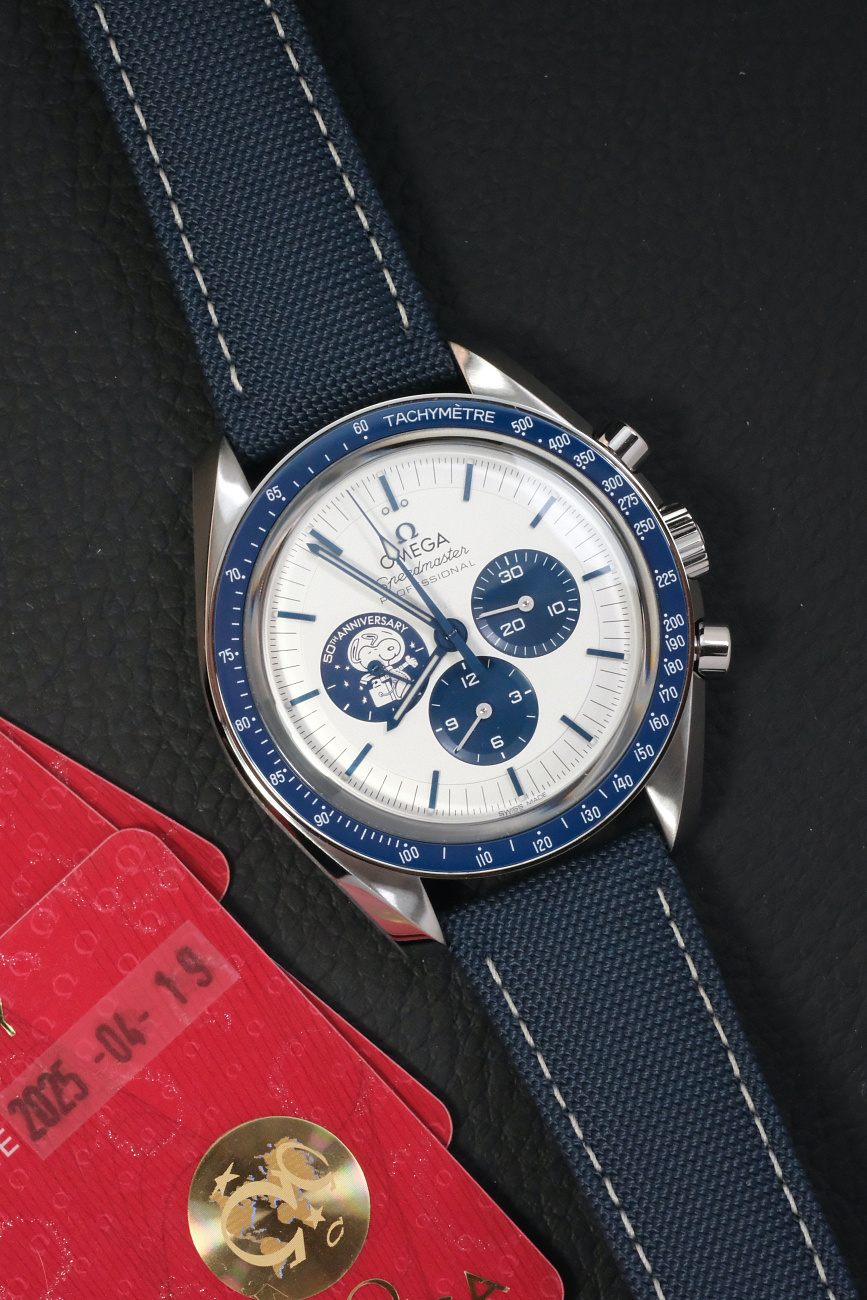 Часы Omega  Speedmaster Snoopy  310.32.42.50.02.001