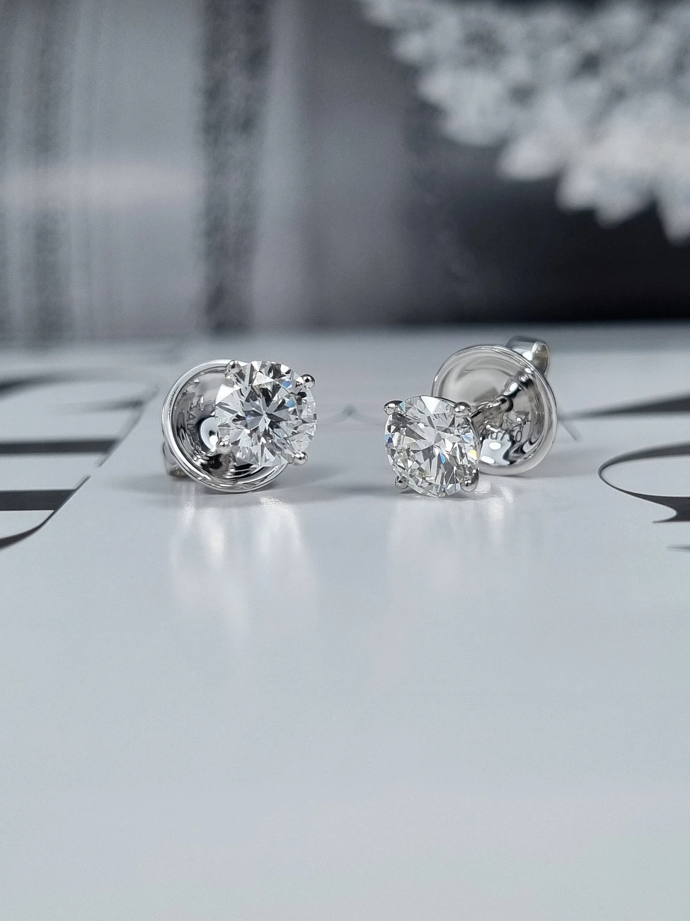 Украшение GIA  Серьги 1,04/1,04 ct. H/VS2 (3 excellent) Round Diamonds   