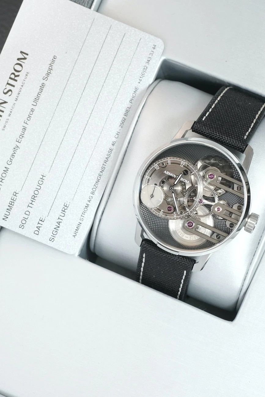 Часы ARMIN STROM  Gravity Equal Force Ultimate Sapphire By Kari Voutilainen  ST21-GEF.SA