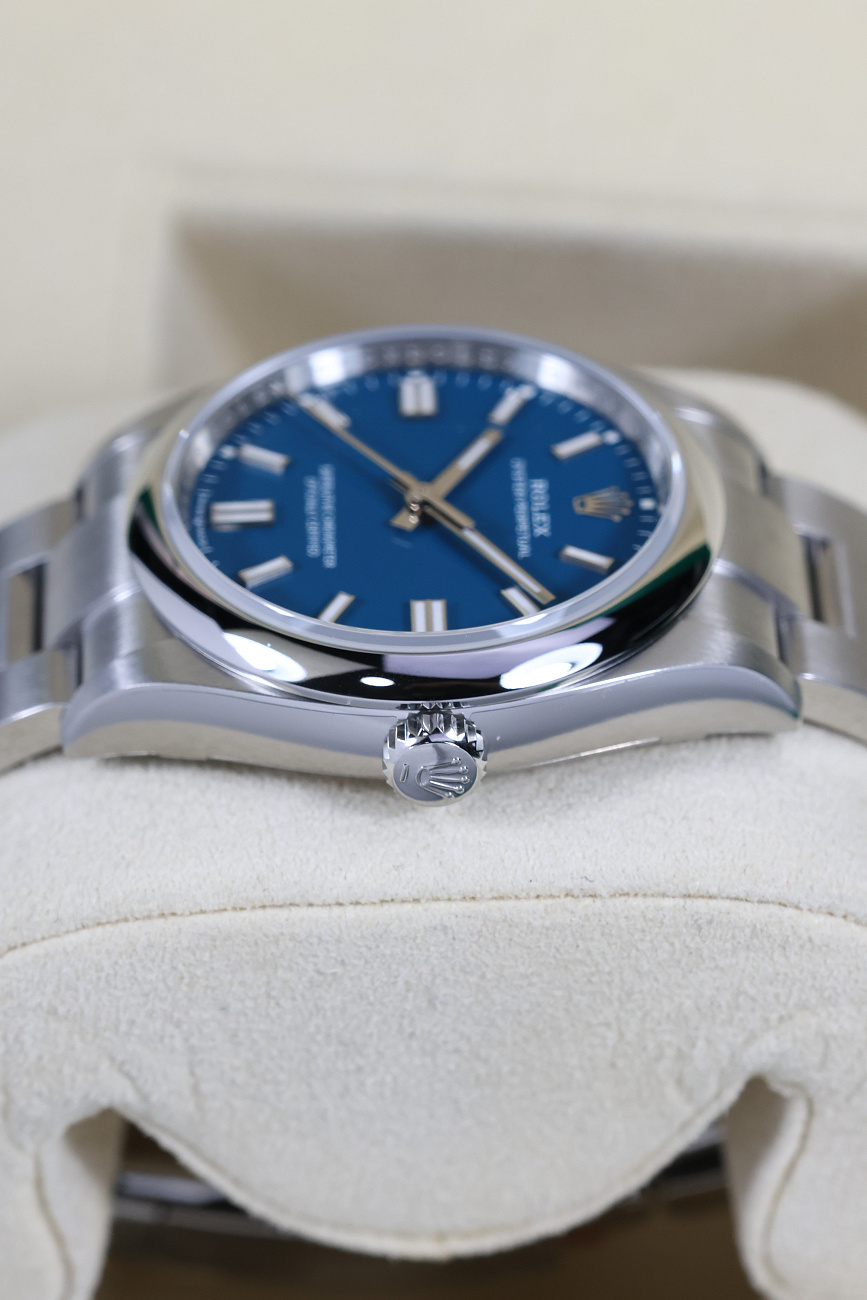 Часы Rolex  Oyster Perpetual 36 Blue Dial  126000-0015