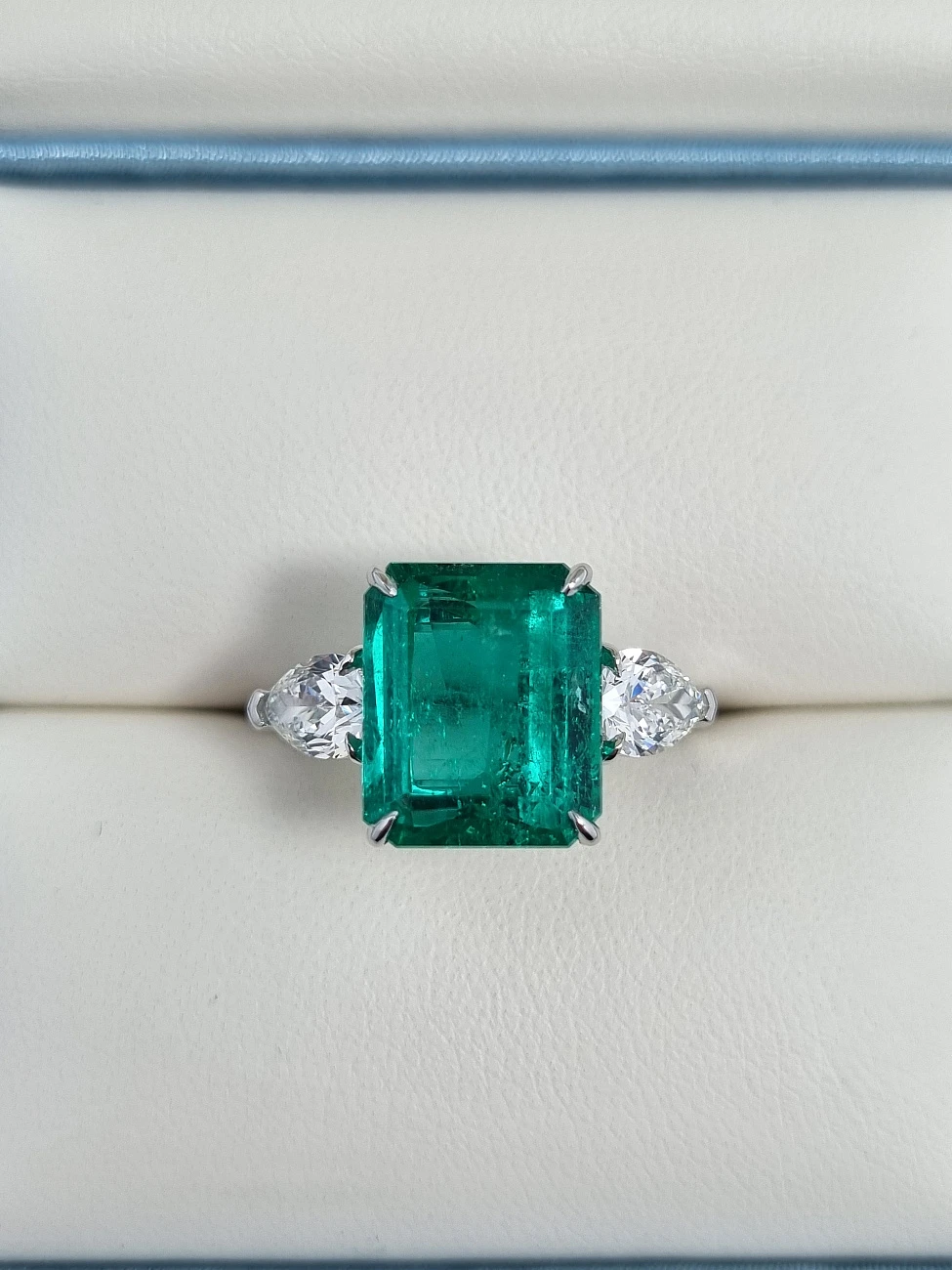 Украшение GRS GemResearch Swisslab  Кольцо с изумрудом 4,77 ct. Colombia   
