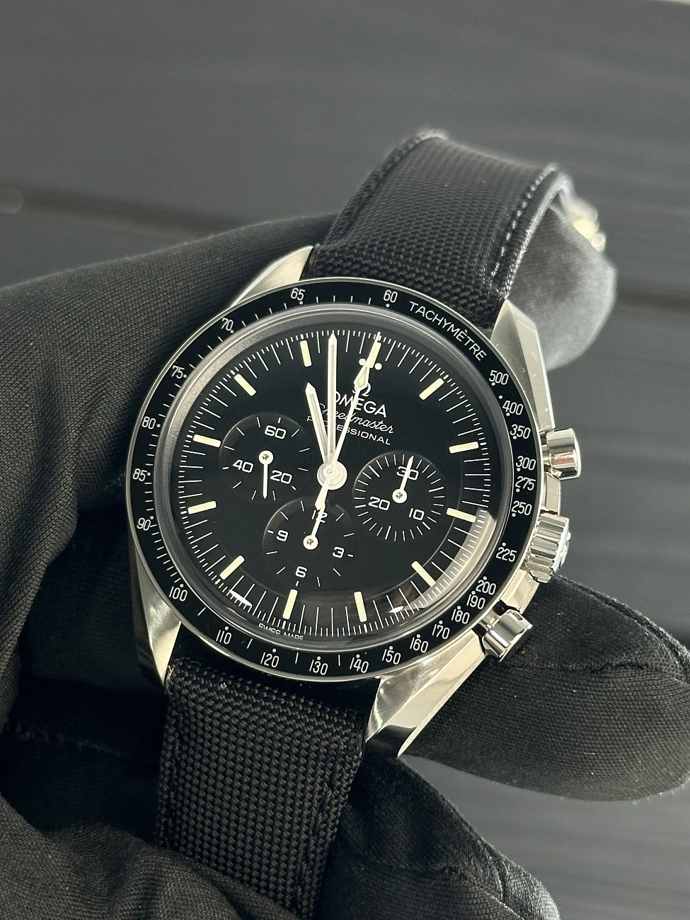 Часы Omega  Speedmaster Moonwatch Professional Co‑Axial Master Chronometer Chronograph 42 Mm  310.32.42.50.01.001
