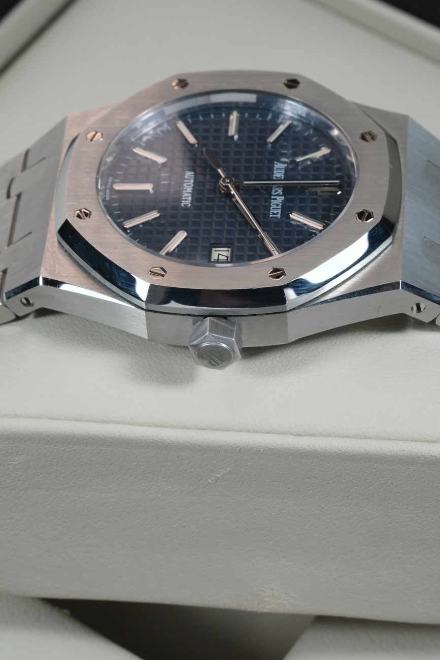 Audemars Piguet в наличии в Москве в &quot;Мануфактуре&quot;! 