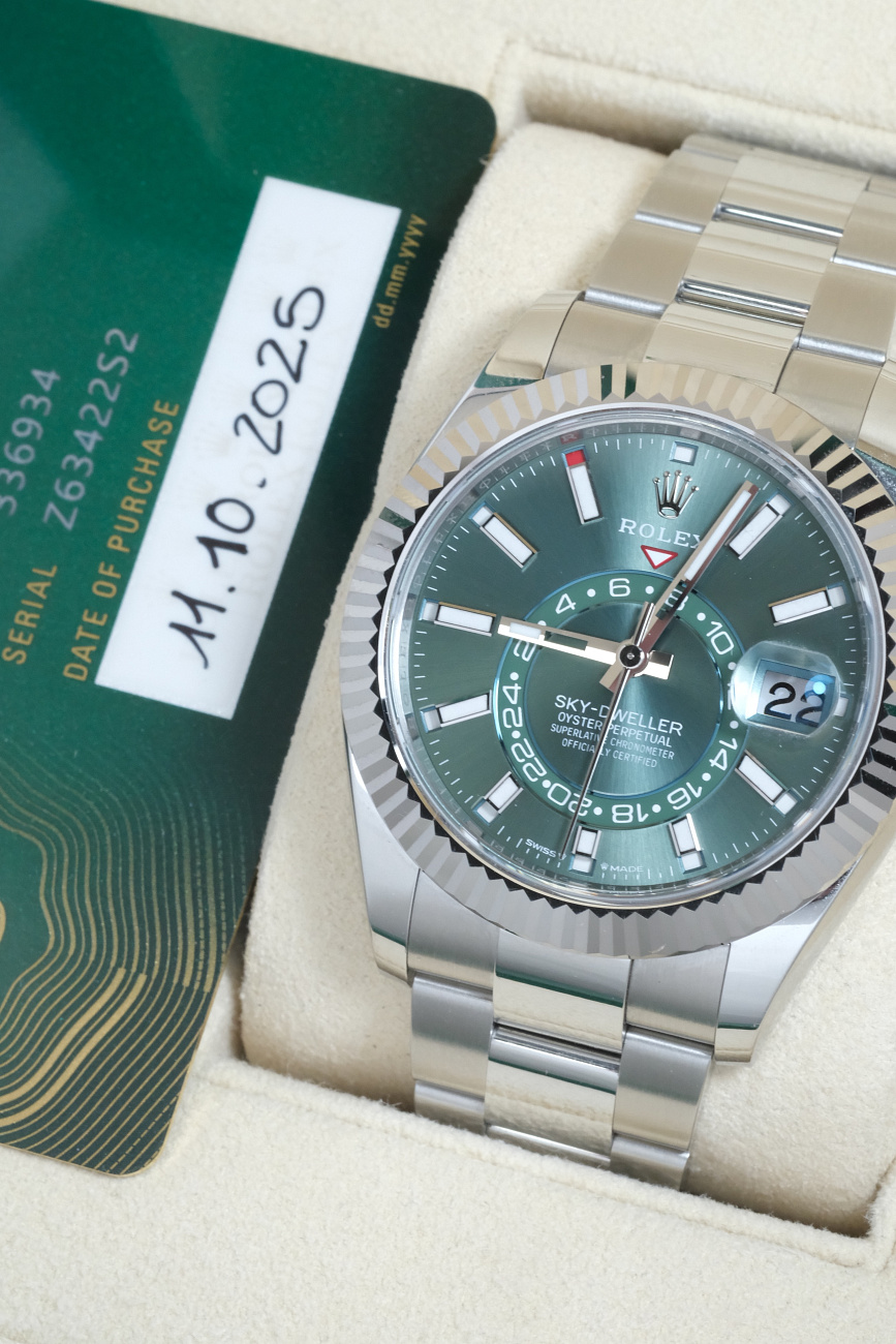 Часы Rolex  Oyster Perpetual Sky-Dweller 336934 Green Dial  336934