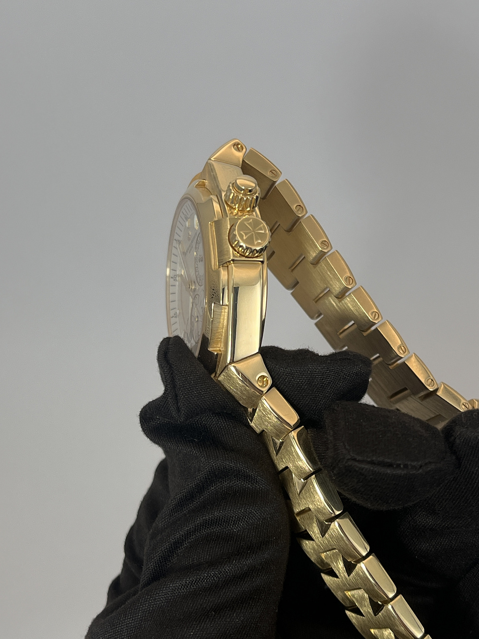 Часы Vacheron Constantin  Overseas Dual Time Yellow Gold  47450/B01J-9228