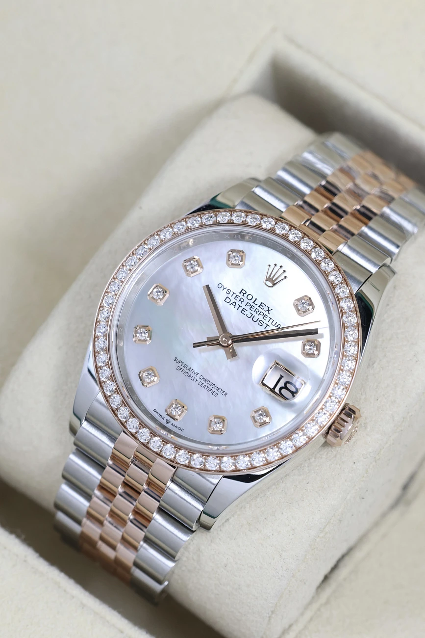 Часы Rolex  Oyster Perpetual Datejust 36 Mm MOP Dial Everose Rolesor  126281RBR