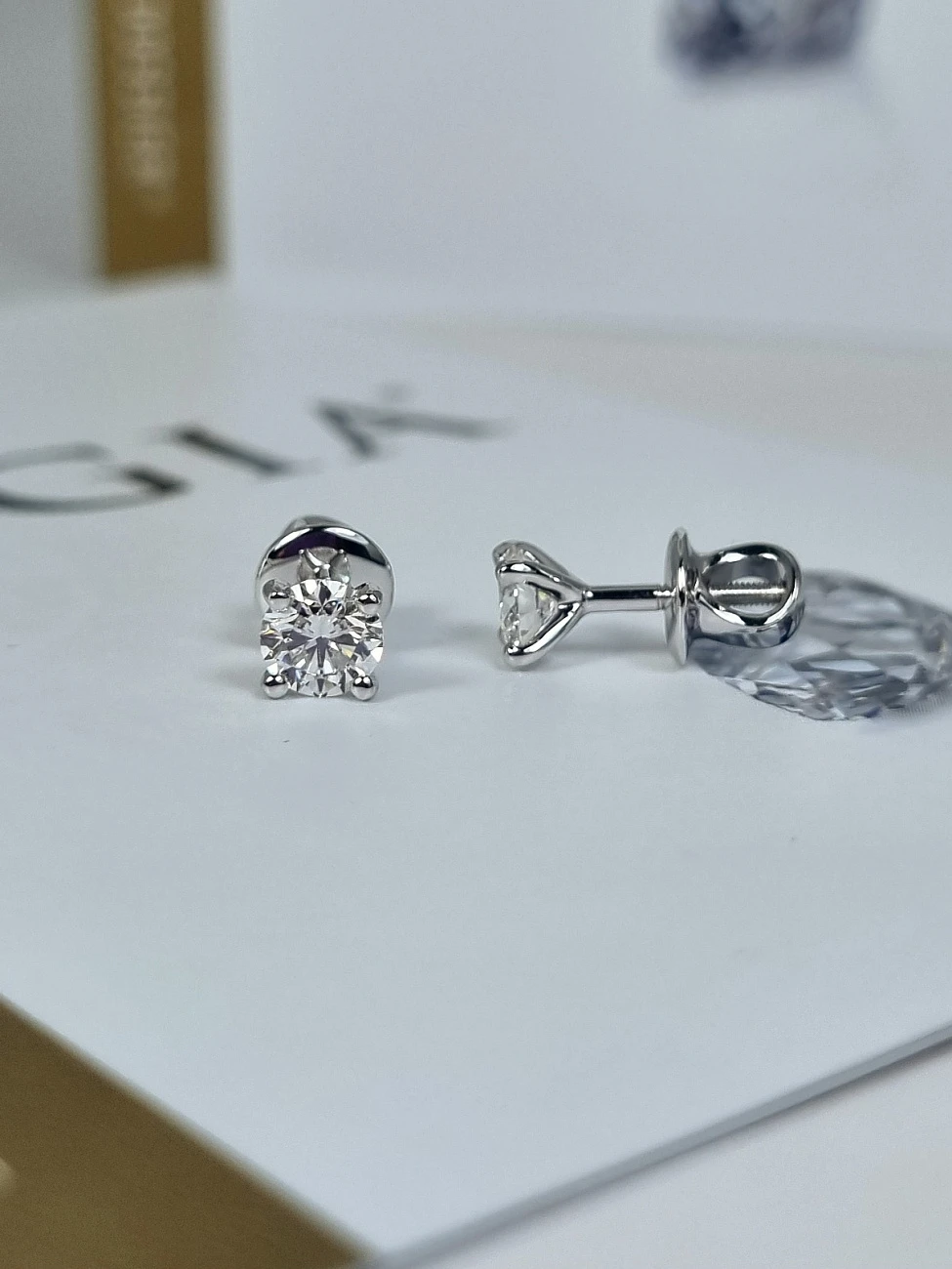 Украшение GIA  Серьги 0,55/0,55 ct. F/VVS2 (3 Excellent)   