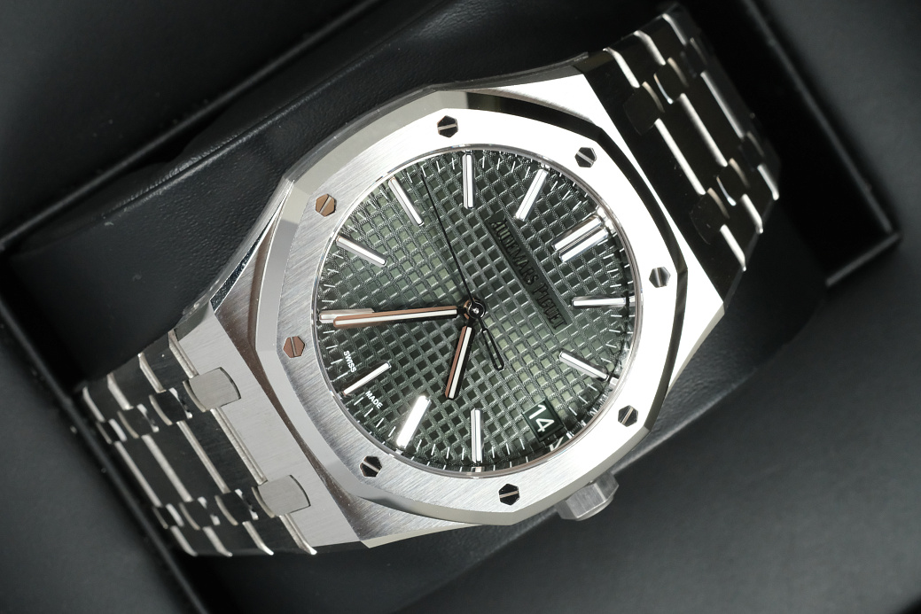 Часы Audemars Piguet  Royal Oak Selfwinding 50Th Anniversary «50-ЛЕТНИЙ ЮБИЛЕЙ»  15510ST.OO.1320ST.04