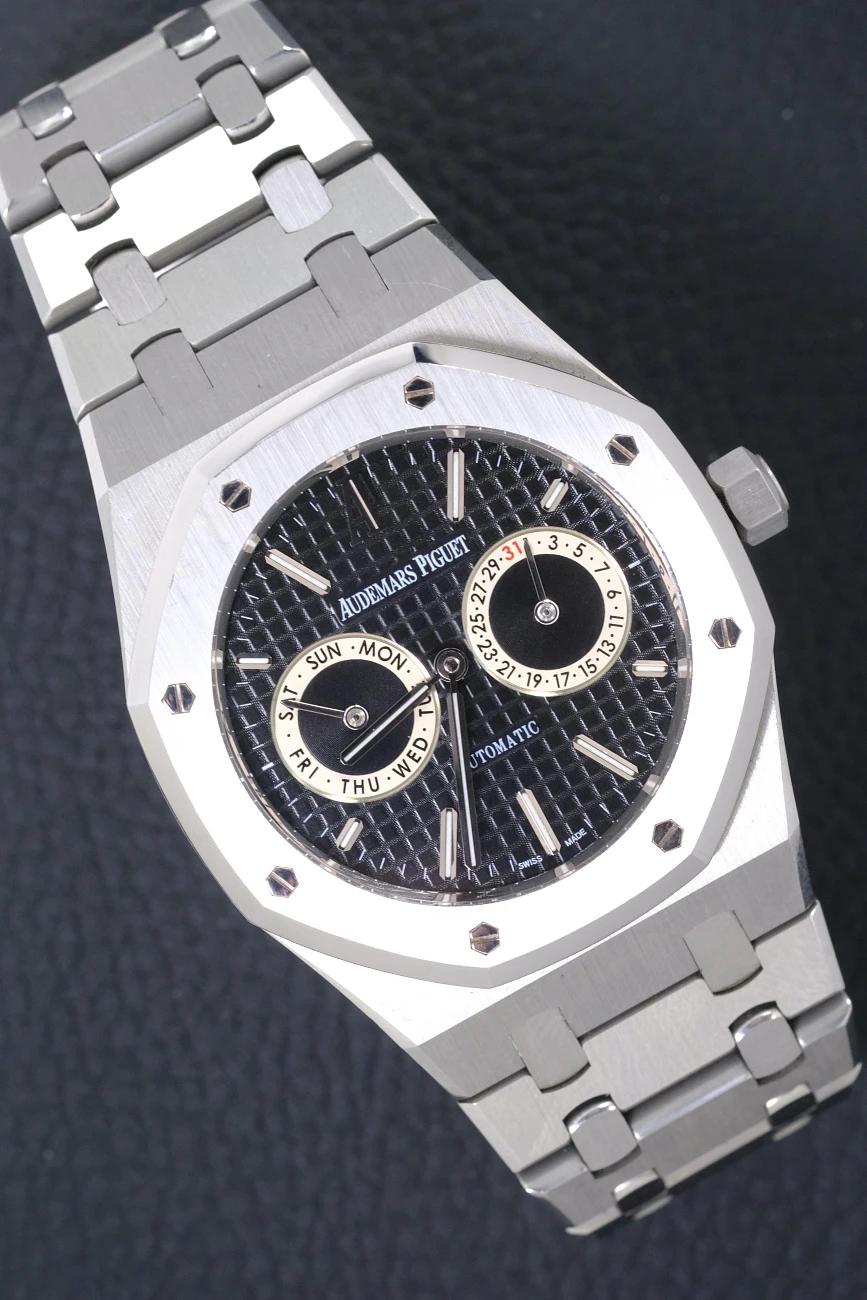 Часы Audemars Piguet  Royal Oak Day Date 39Mm Stainless Steel  26330ST.OO.1220ST.01