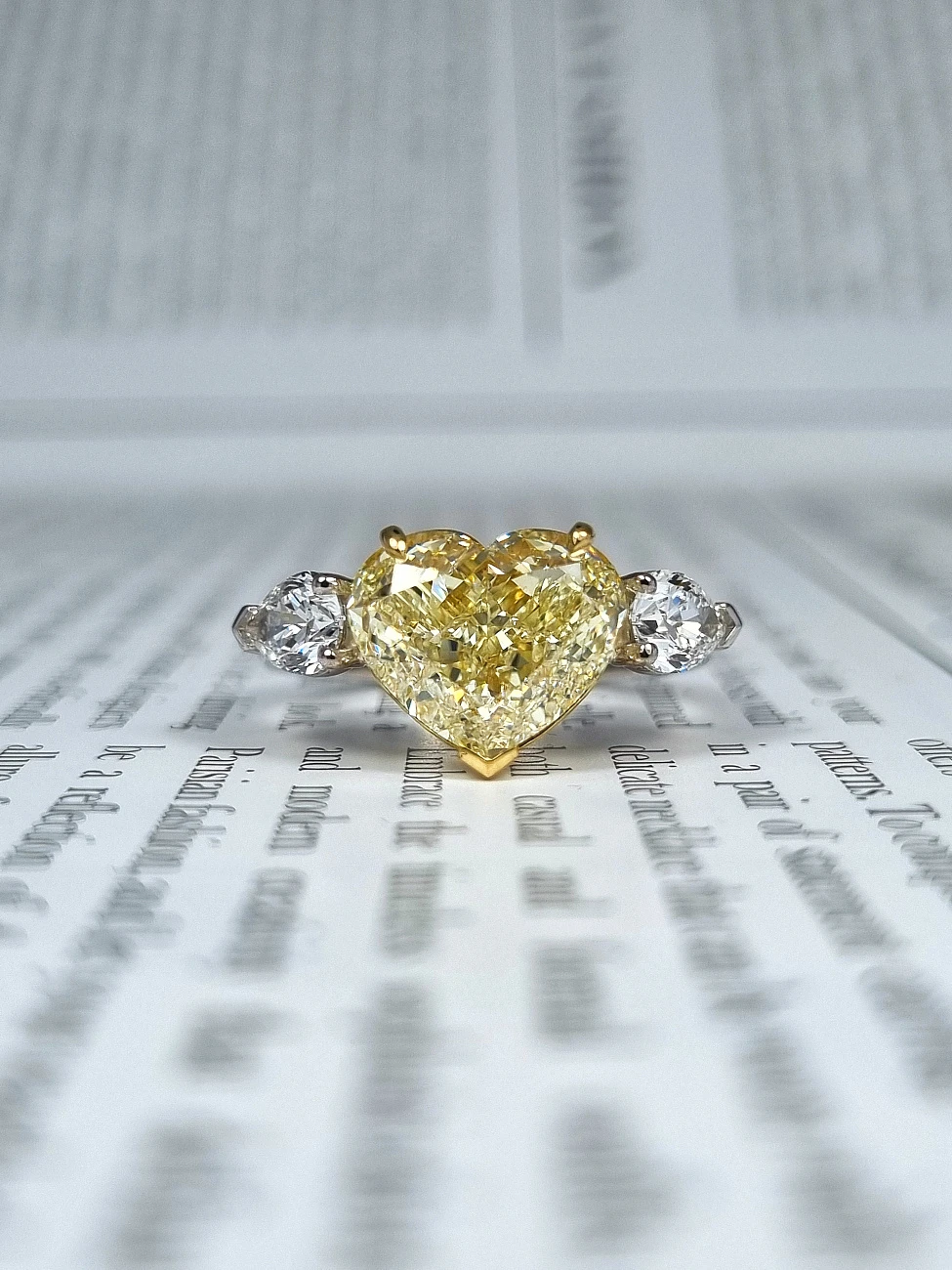 Украшение GIA  Кольцо с бриллиантом 5,01 ct. U To V Range/VS2   