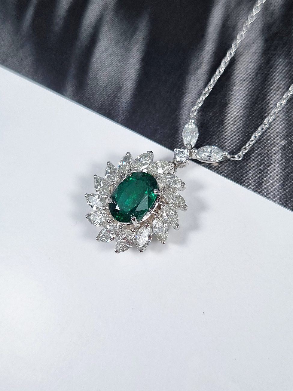 Украшение No Name  Подвеска с изумрудом 1,80 ct.   