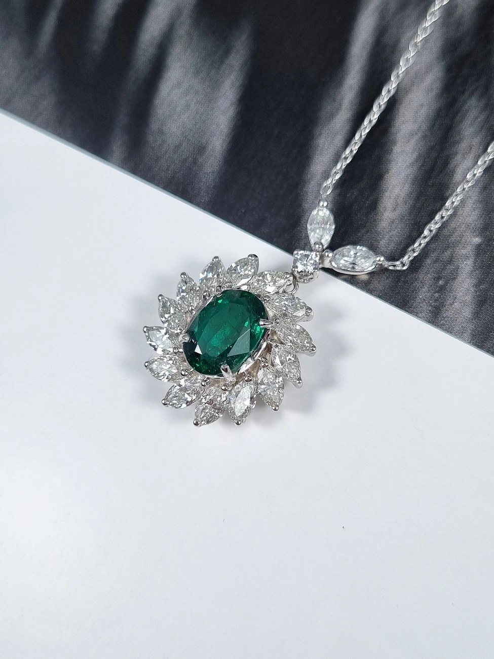 Украшение No Name  Подвеска с изумрудом 1,80 ct.   