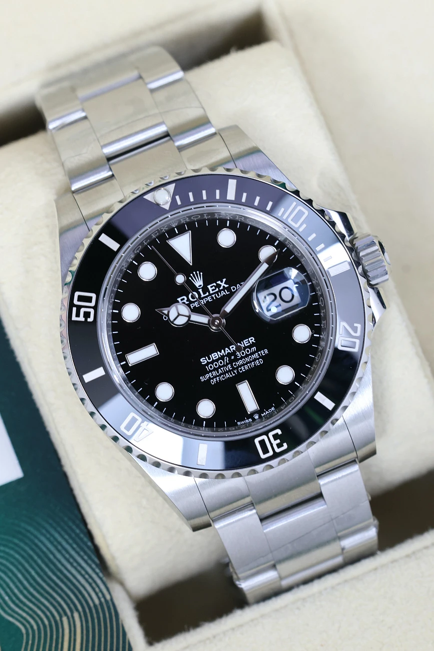 Часы Rolex  Oyster Perpetual Submariner Date  126610LN