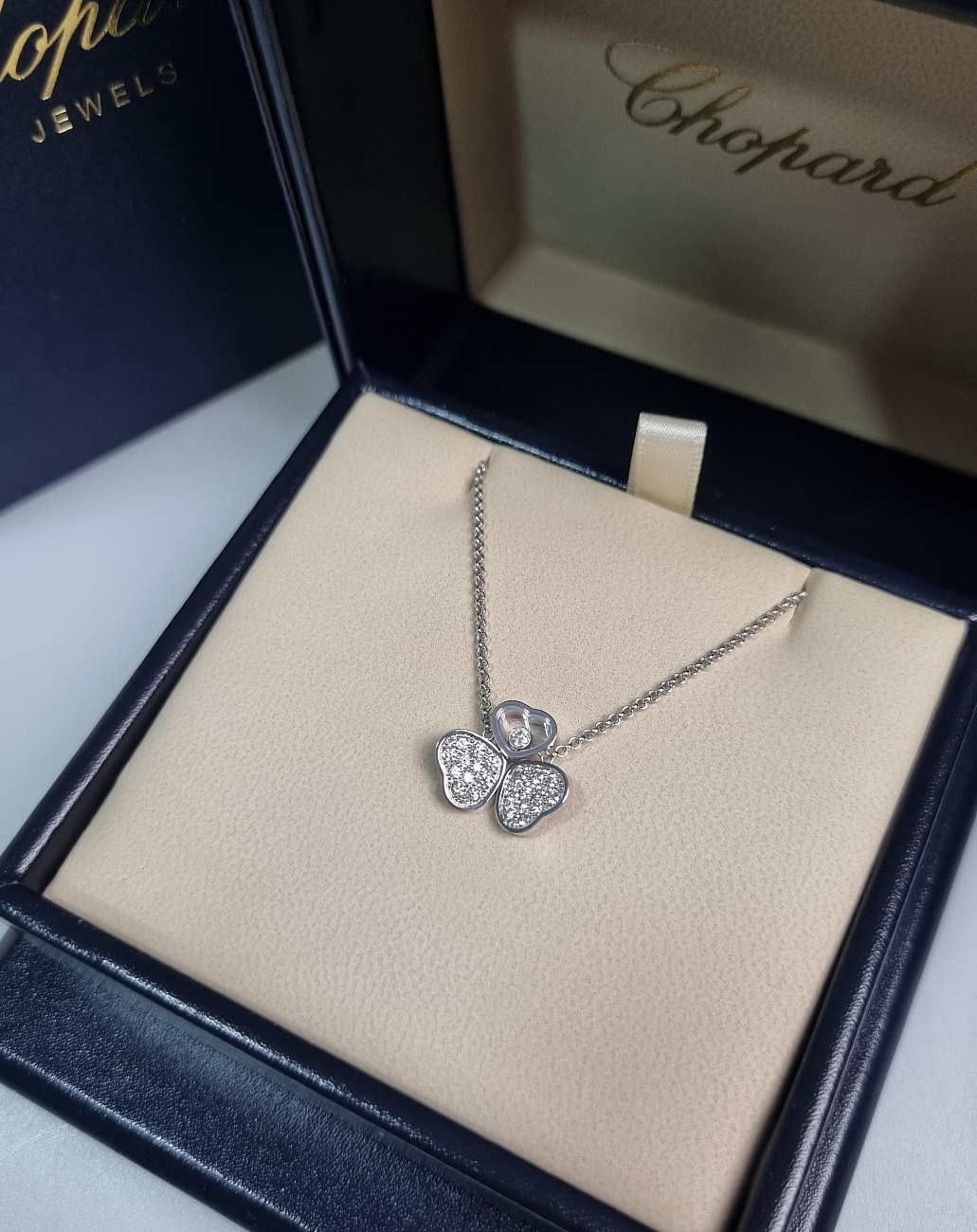 Украшение Chopard  Колье Chopard Happy Hearts Wings 81A083-1911  81A083-1911 