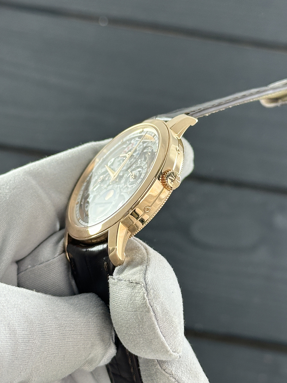 Часы Vacheron Constantin  Vacheron Constantin Traditionnelle Perpetual Calendar Openworked  43172/000R-9241