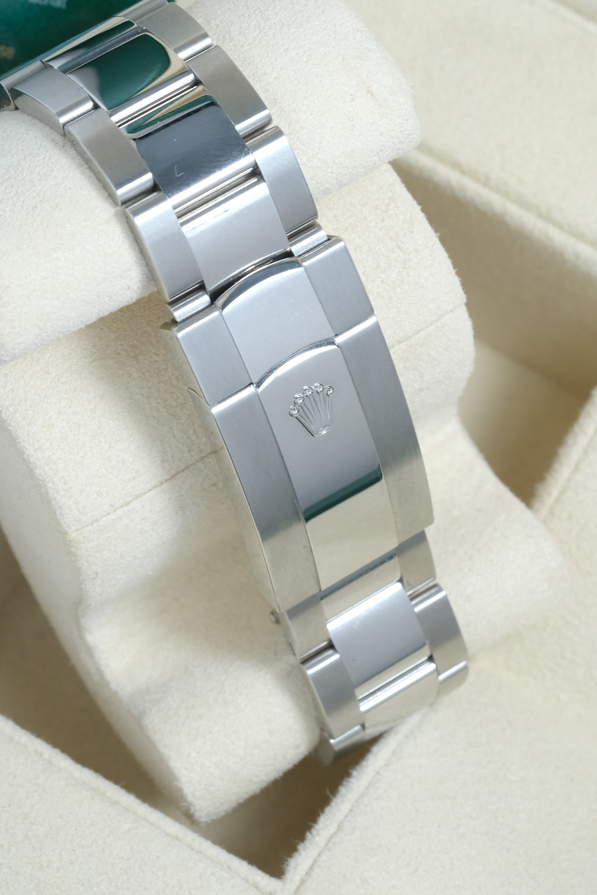 Часы Rolex  Oyster Perpetual Sky-Dweller 336934 Green Dial  336934