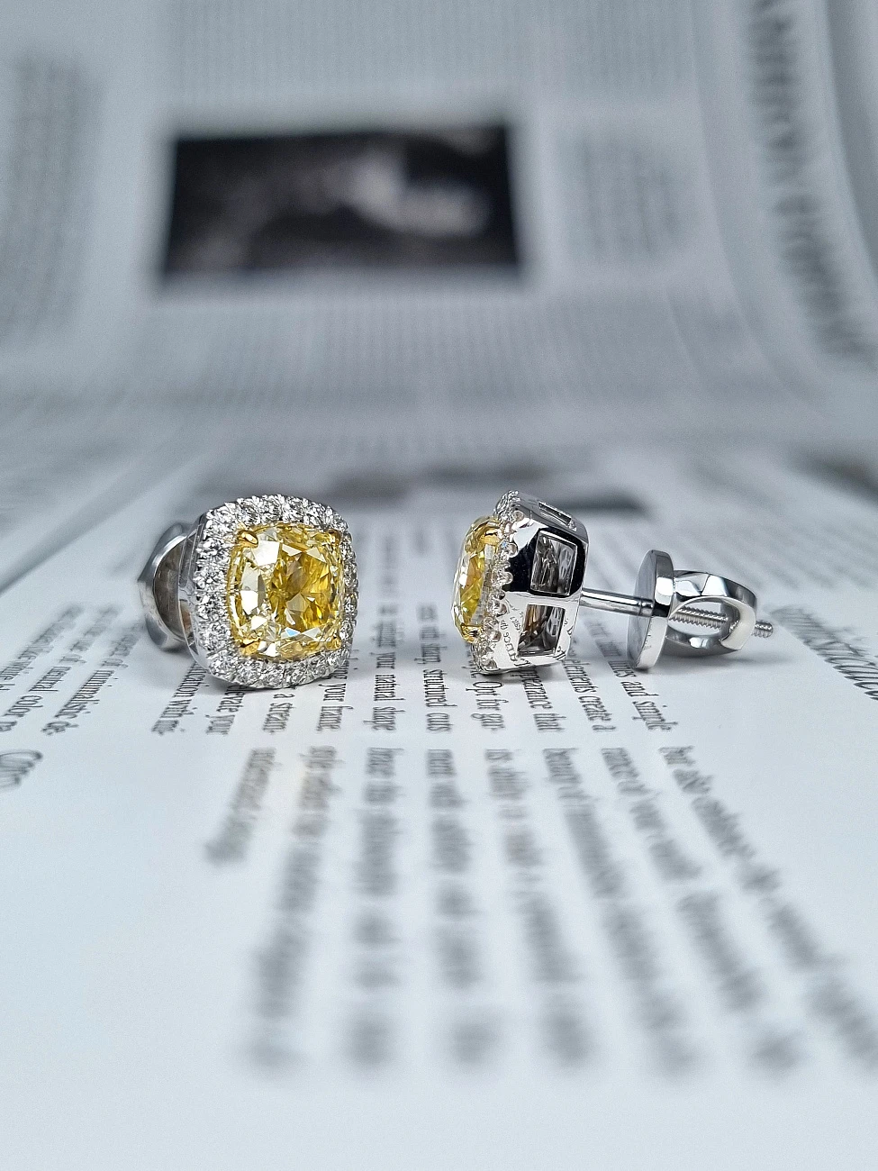 Украшение GIA  Серьги 2,01/2,01 ct. W To X Range/VVS2-VS1   