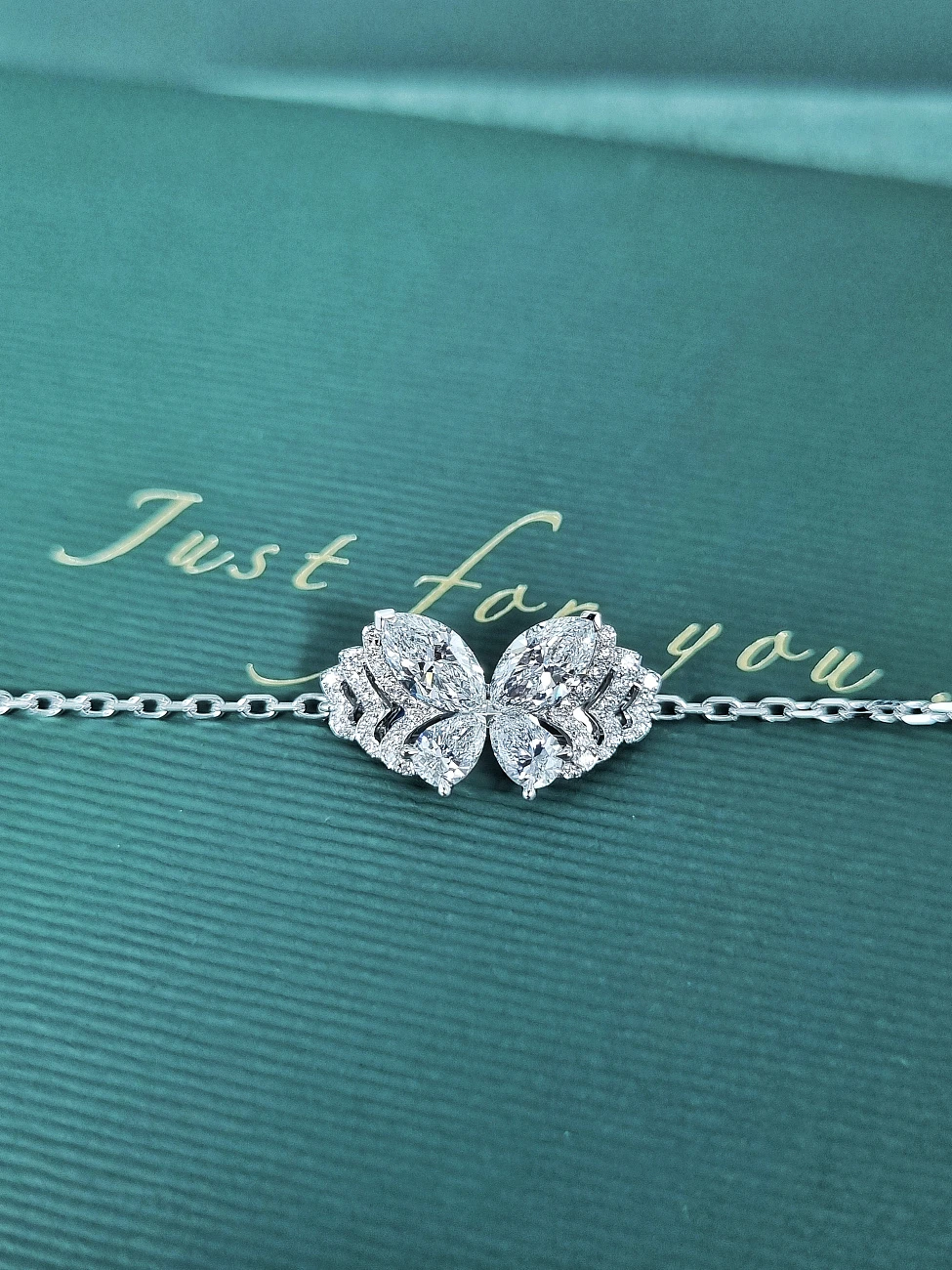 Украшение Graff  Butterfly Diamond Bracelet  RGB670 