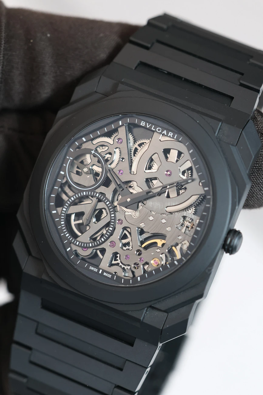 Часы Bvlgari  Octo Finissimo Skeleton Ultra-Thin Monochrome Ceramic 40Mm  103126