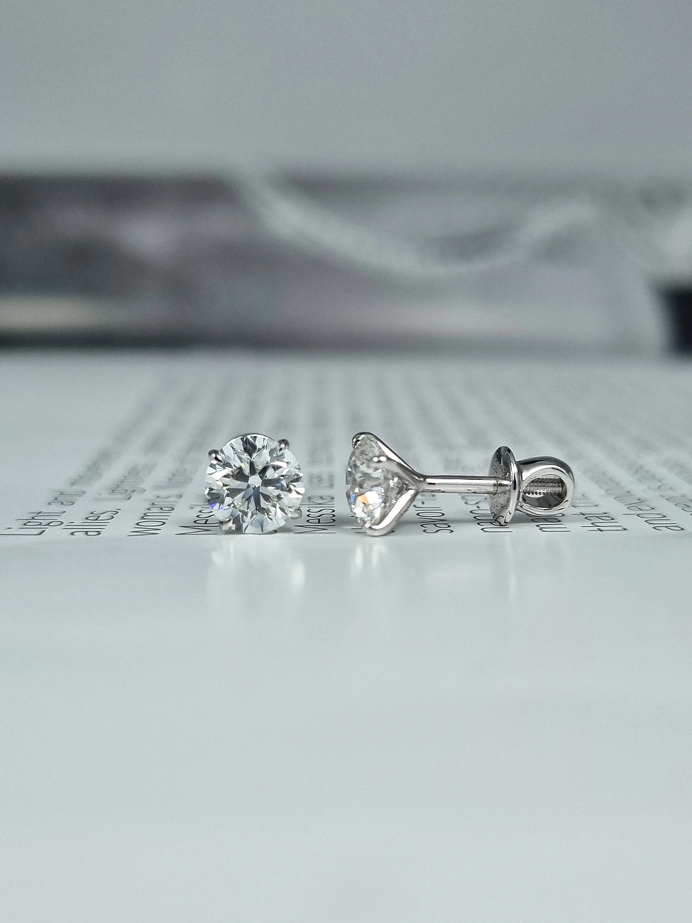 Украшение GIA  Серьги с бриллиантами 0,77/0,77 ct. G/VS1 (3 excellent) "Lucky Number"   