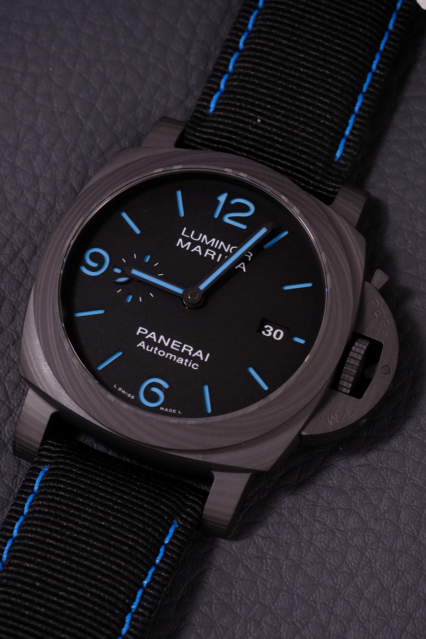 Часы Panerai  Luminor Marina Carbotech™  PAM02661