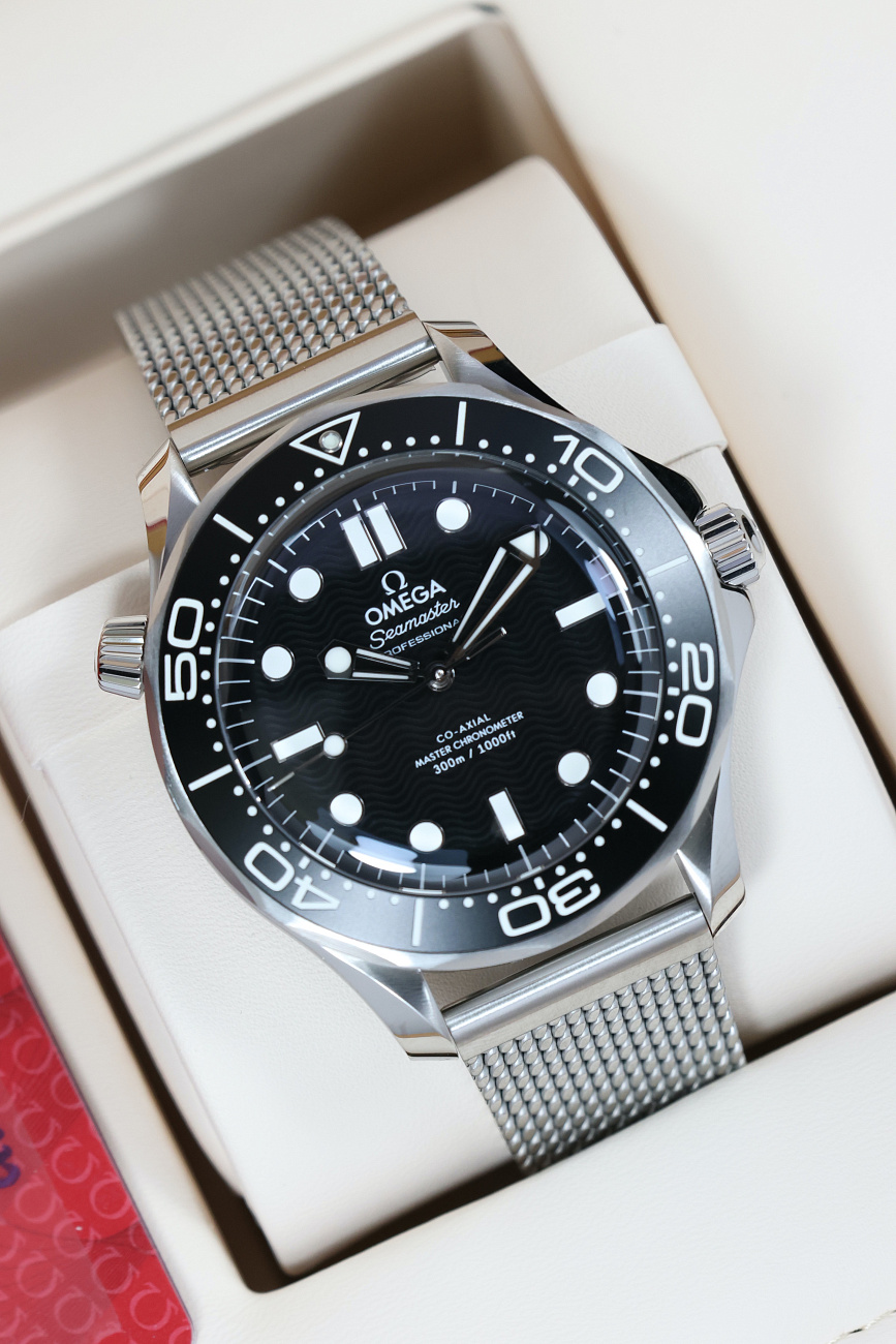 Часы Omega  Seamaster Diver 300 M Co-Axial Chronometer 42 Mm Black  210.30.42.20.01.010