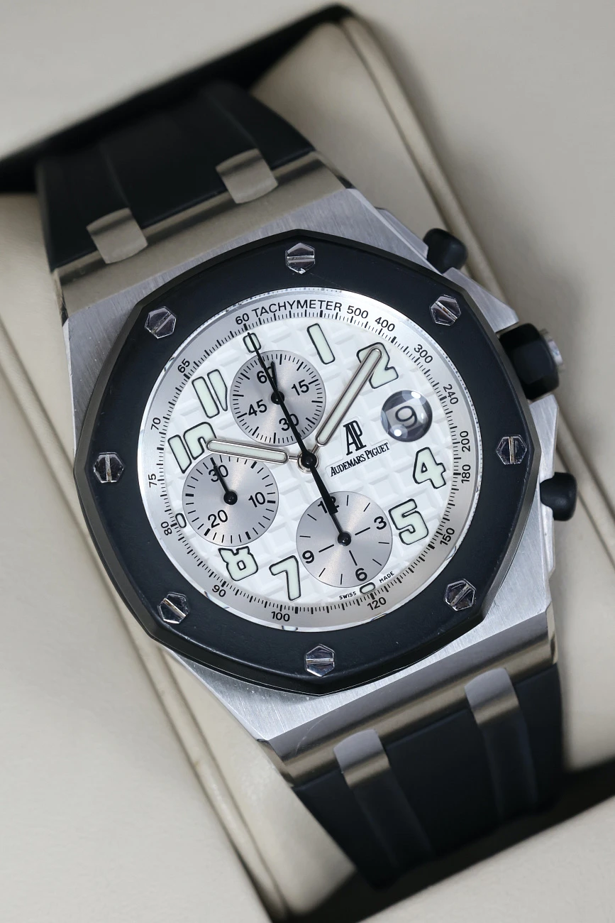 Часы Audemars Piguet  Audemars Piguet Royal Oak Offshore Rubber Clad  25940SK.OO.D002CA.02