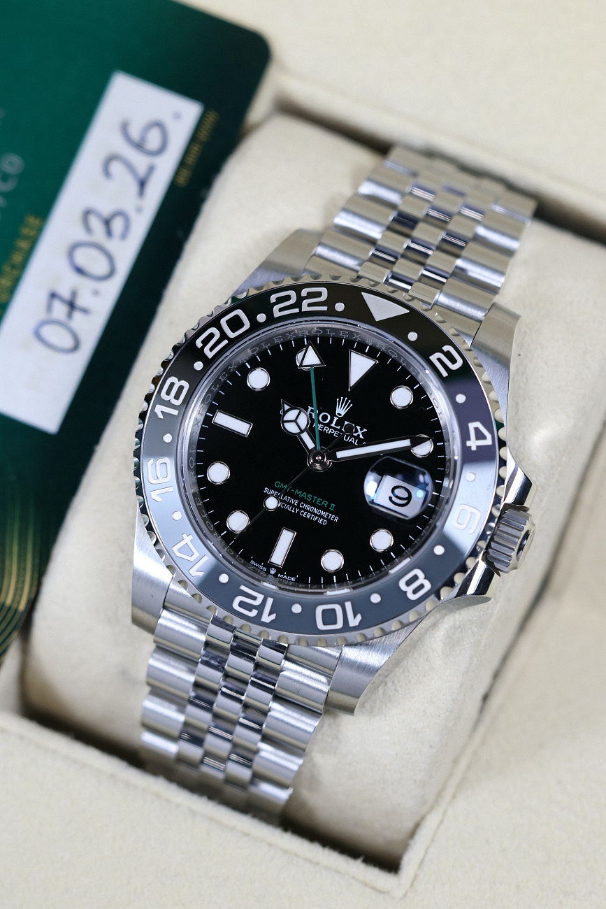 Часы Rolex  Gmt-Master Ii "Bruce Wayne"  126710GRNR