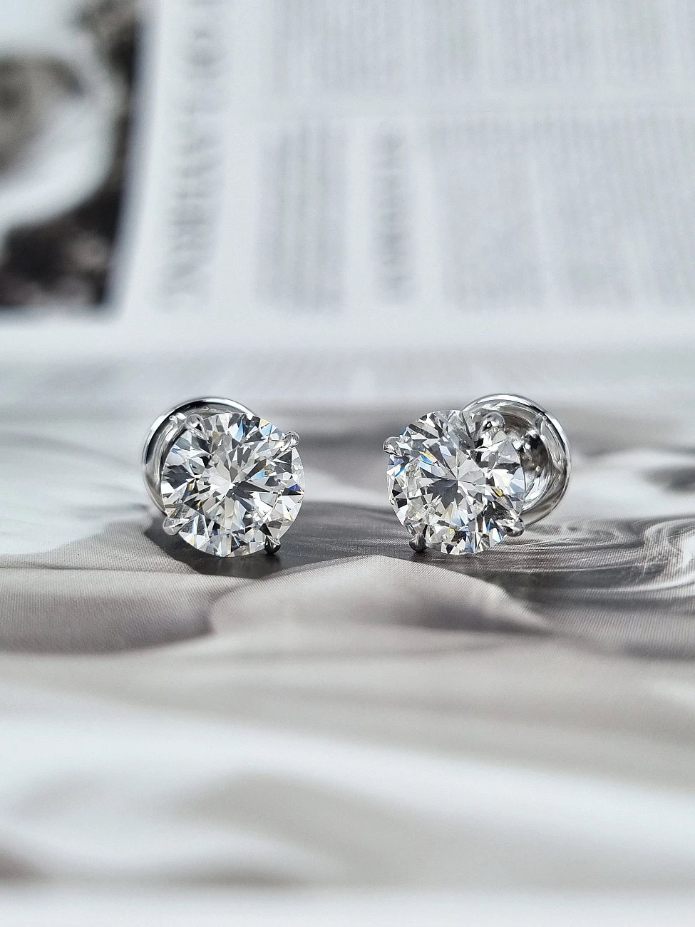 Украшение GIA  Серьги с бриллиантами 3,01/3,02 ct. H/VS1 (3 Excellent)   