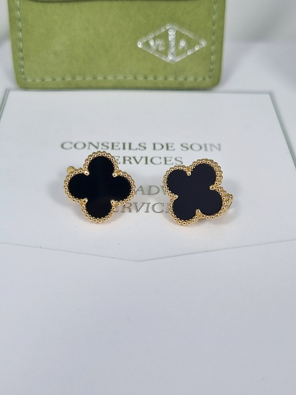 Украшение Van Cleef & Arpels  Vintage Alhambra Earrings Onyx  VCARA44200 