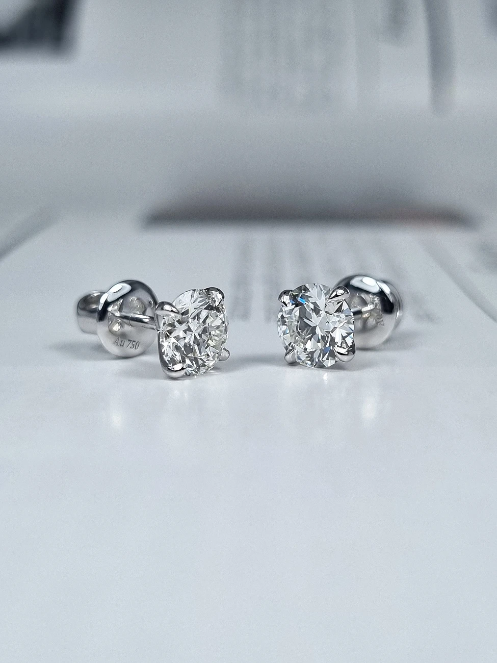 Украшение GIA  Серьги 1,11/1,11 ct. H/VS2 (3 excellent) Round Diamonds   