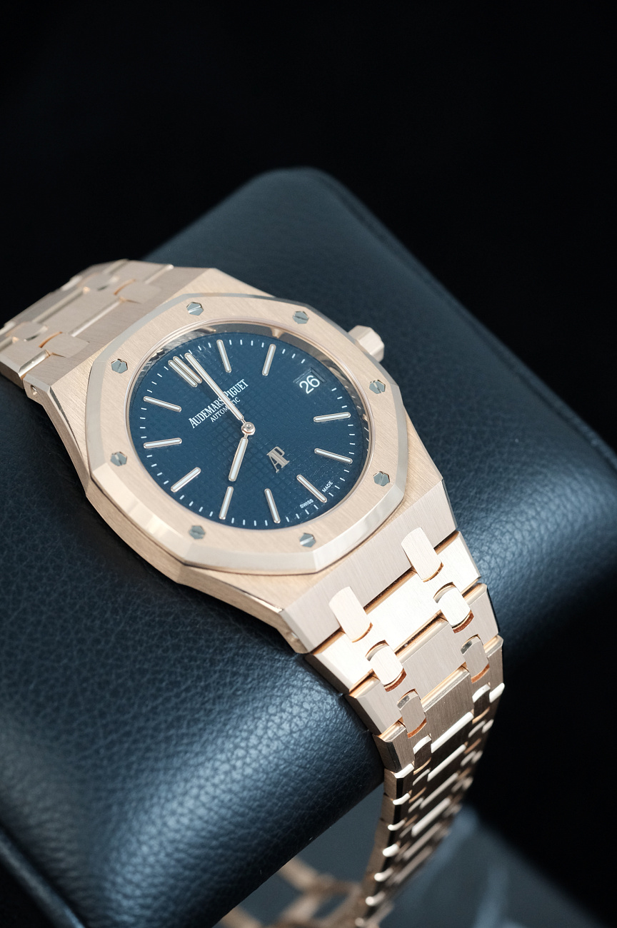 Часы Audemars Piguet  Royal Oak “Jumbo” Extra-Thin 15202Or.oo.1240Or.01.A  15202OR.OO.1240OR.01.A